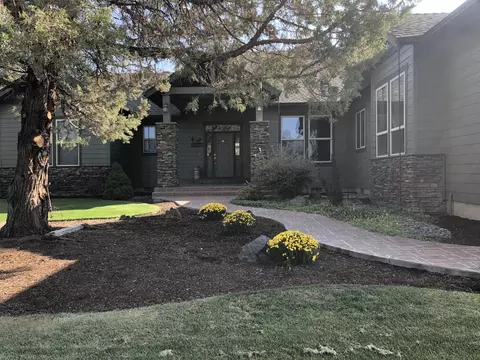 6420 NW Poplar Ct, Redmond, OR 97756