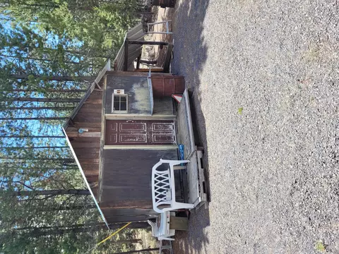 10 Muttonchop St, Crescent Lake, OR 97733