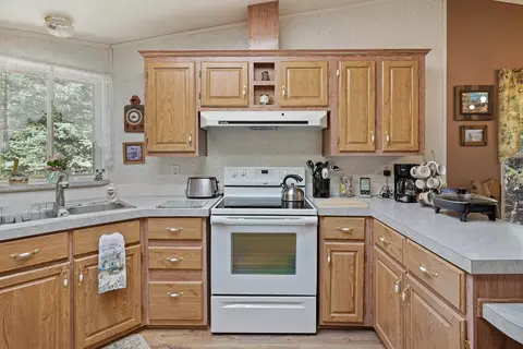 15431 Emerald Dr, La Pine, OR 97739 photo 10
