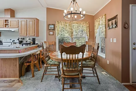 15431 Emerald Dr, La Pine, OR 97739 photo 6