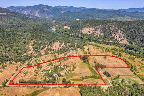 348 391 Hussey Ln, Grants Pass, OR 97527