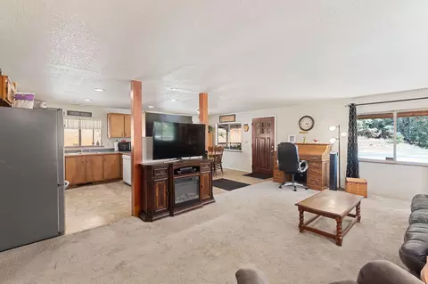 1436 Marcy Loop Rd, Grants Pass, OR 97527 photo 11
