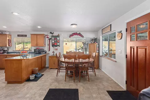 1436 Marcy Loop Rd, Grants Pass, OR 97527 photo 8