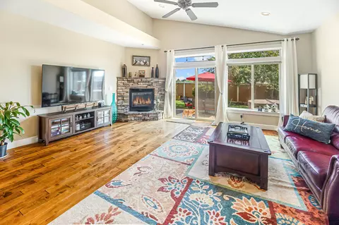 61202 Dayspring Dr, Bend, OR 97702 photo 7