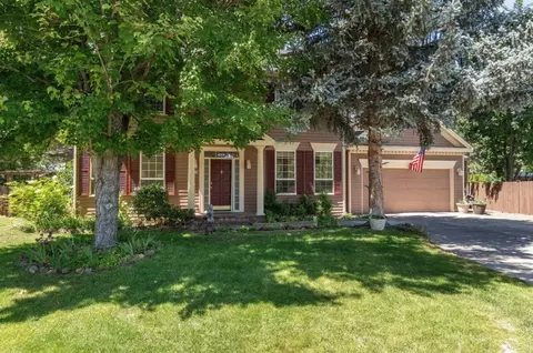 1857 SE Autumnwood Ct, Bend, OR 97702