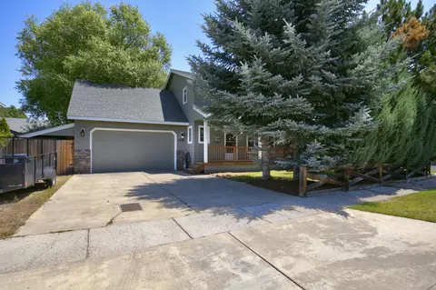 3208 NE Stonebrook Dr, Bend, OR 97701 photo 3