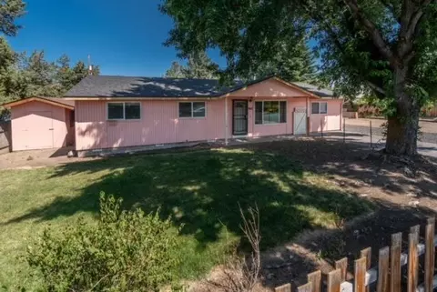 1062 SW 18th St, Redmond, OR 97756