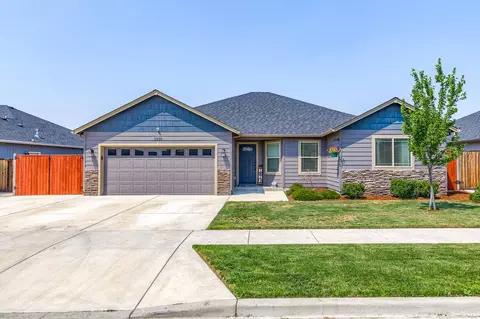 3235 Dearborn Ln, Medford, OR 97504