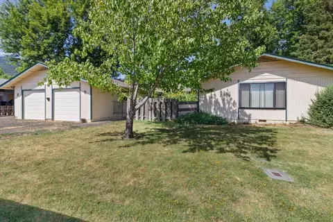 599 N Laurel St, Ashland, OR 97520