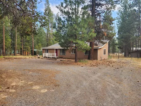 51917 Read Loop, La Pine, OR 97739