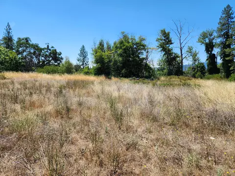 560 Pleasant Valley Rd, Merlin, OR 97532