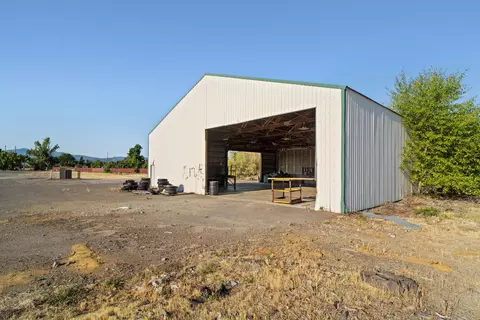 320 N Haskell St, Central Point, OR 97502 photo 11