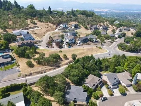 4152 Barbara Jean Way, Medford, OR 97504