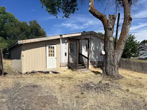 815 N 2nd St, Klamath Falls, OR 97601