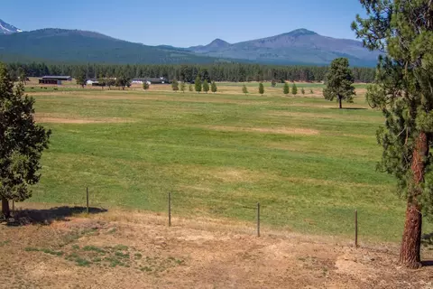 726 W View Loop, Sisters, OR 97759 photo 14