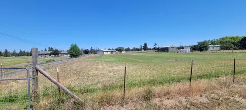 65622 73rd St, Bend, OR 97703