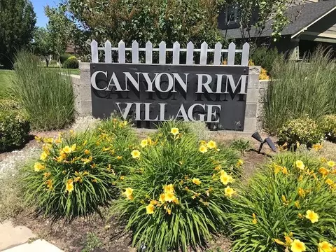 887 NW 18th Ct, Redmond, OR 97756