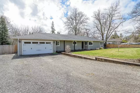 2118 Dellwood Ave, Medford, OR 97504