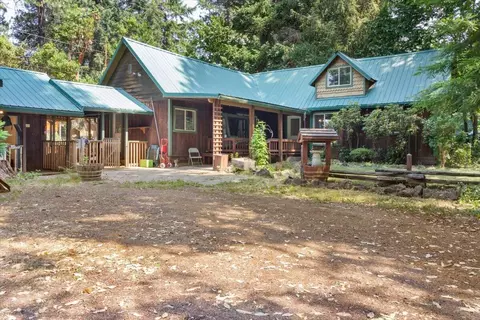 2260 Mill Creek Dr, Prospect, OR 97536