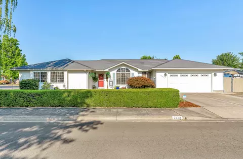 2401 Mountain Glen Ct, Medford, OR 97504