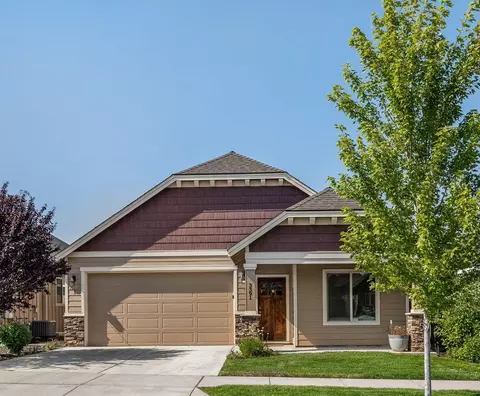 3391 NE Crystal Springs Dr, Bend, OR 97701