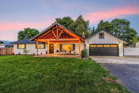 1837 Jasmine Ave, Medford, OR 97501