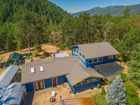 15225 Evans Creek Rd, Rogue River, OR 97537 photo 1
