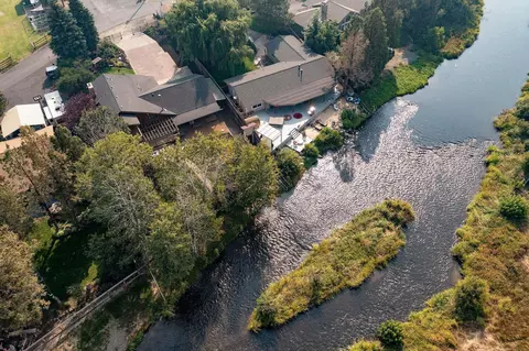 64717 Otter Run Ln, Bend, OR 97703
