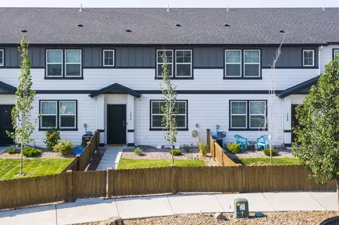 1214 NW Upas Pl, Redmond, OR 97756