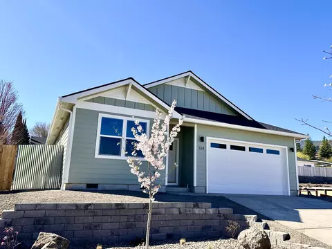 324 Randy St, Ashland, OR 97520