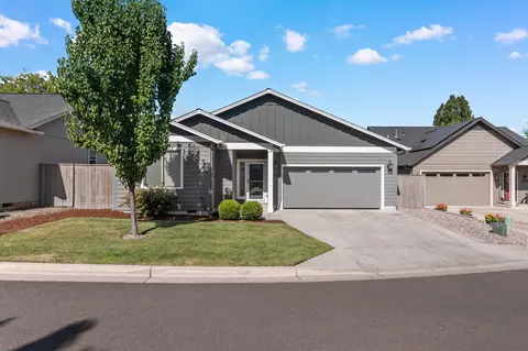 2074 La Connor Dr, Medford, OR 97501