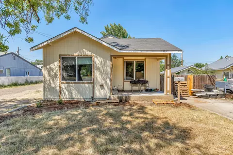 421 N Columbus Ave, Medford, OR 97501