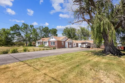 560 NW Birch Ln, Madras, OR 97741