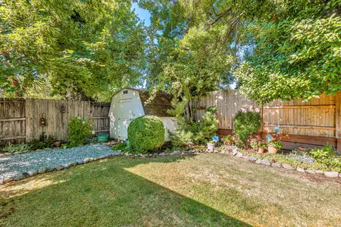 1131 Hampton Dr, Central Point, OR 97502 photo 9