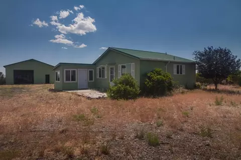 57282 Tinsel Rd, Christmas Valley, OR 97641