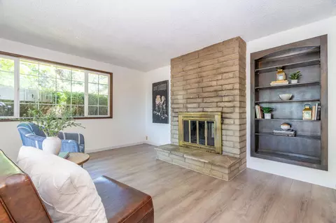 505 S Rose St, Phoenix, OR 97535 photo 4