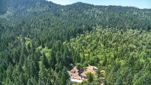 140 Briar Ln, Selma, OR 97538