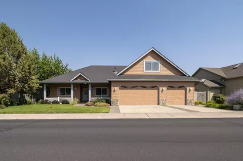 4019 SW Tommy Armour Ln, Redmond, OR 97756
