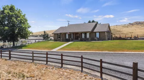 13130 Falvey Rd, Merrill, OR 97633