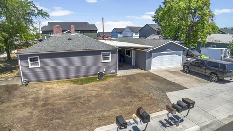 441 Lozier Ln, Medford, OR 97501
