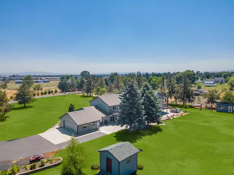 63325 Peterman Ln, Bend, OR 97701 photo 3