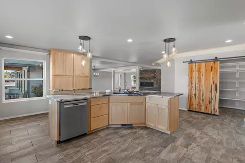 63325 Peterman Ln, Bend, OR 97701 photo 10