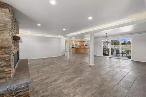 63325 Peterman Ln, Bend, OR 97701 photo 5