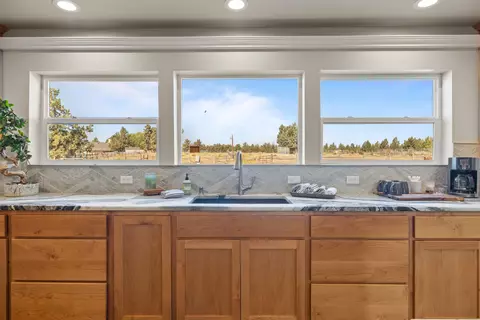 63325 Peterman Ln, Bend, OR 97701 photo 14