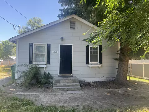 1805 Summers Ln, Klamath Falls, OR 97603
