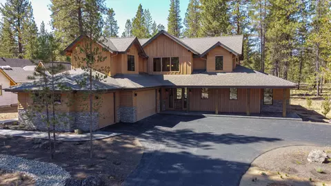56290 Elk Run Dr #405, Bend, OR 97707