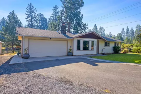 60804 Goldenrain Dr, Bend, OR 97702