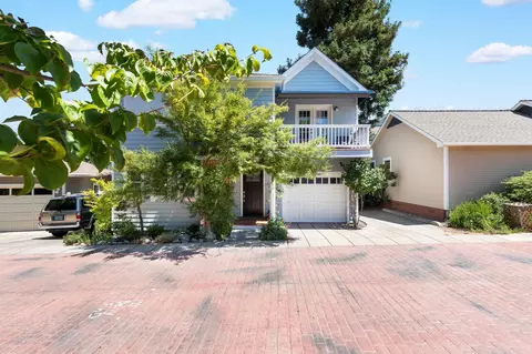 276 9th St Aly, Ashland, OR 97520