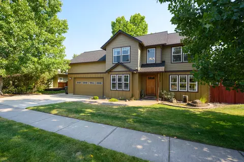 2979 NW Chardonnay Ln, Bend, OR 97703