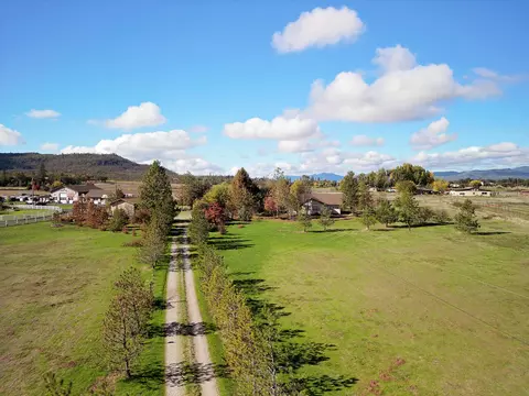 13885 Highway 62, Eagle Point, OR 97524 photo 41